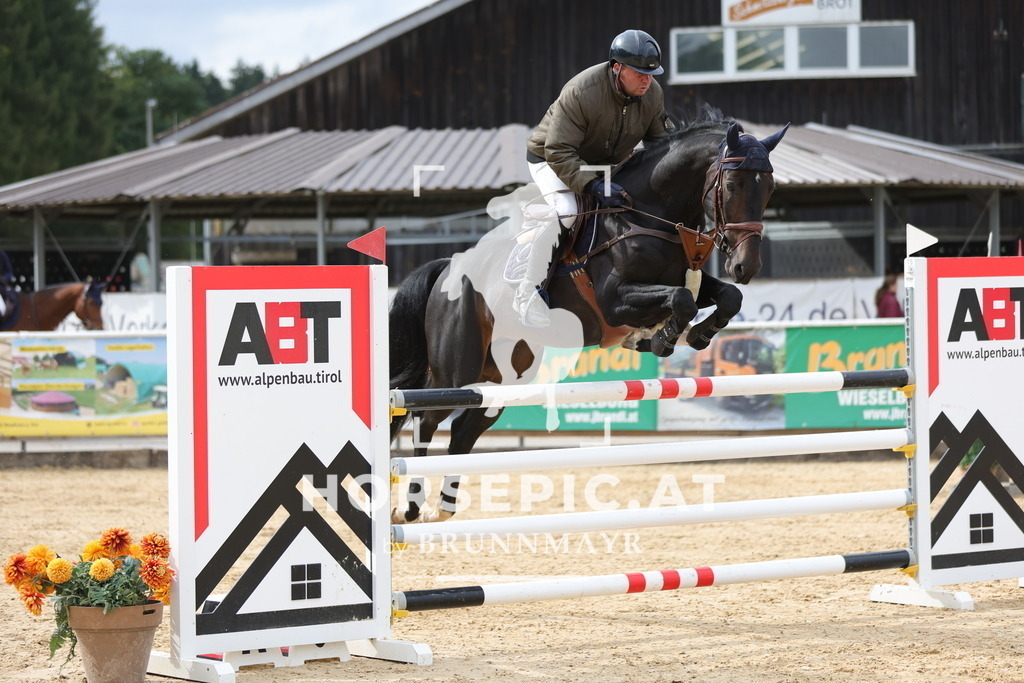 0P6A8619 | Willkommen bei Brunnmayr - Design & Fotografie – Ihrem Spezialisten für Reitturniere und Pferdeveranstaltungen in Oberösterreich, Salzburg und Bayern! Seit über 17 Jahren sind wir leidenschaftlich dabei.