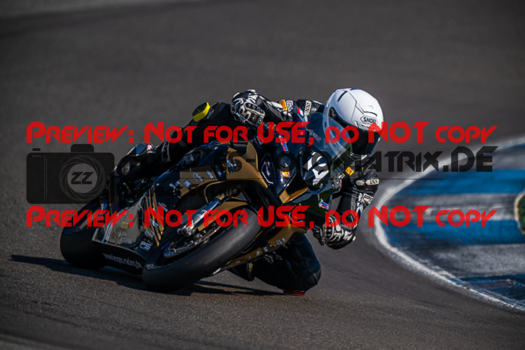 MaZZes_FotoMatrix_220923_2557 | PRO SUPERSTOCK