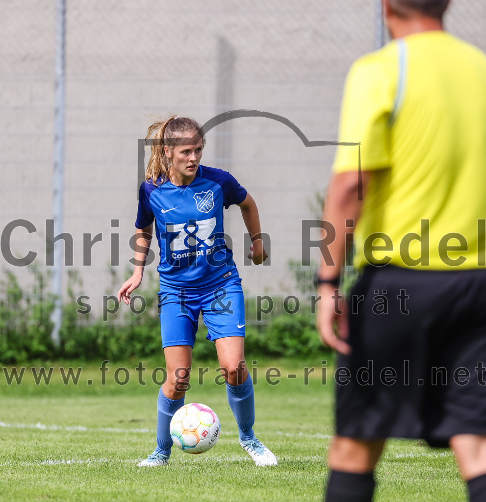 2023-09-03_056_Teamware_Cup_2023 | Oberding, Deutschland, 03.09.2023:
Fußball, TS Teamwear Cup 2023, Vorrunde, FC Schwaig gegen FC Langengeisling, Endergebnis: 

Foto: Christian Riedel / fotografie-riedel.net
