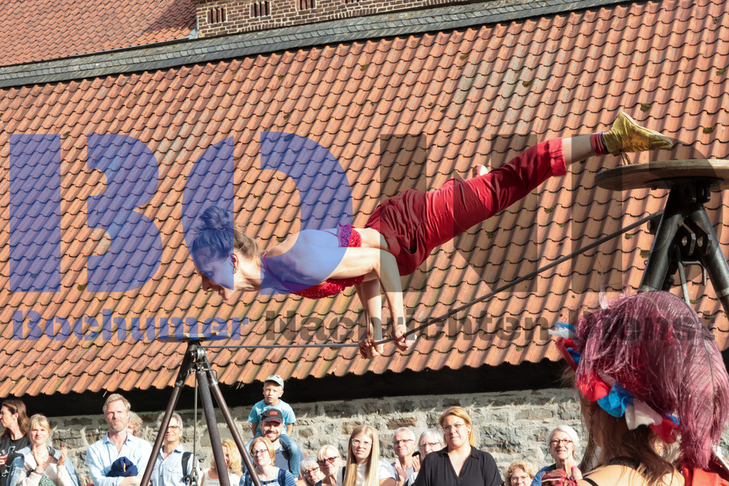 SES_MKRLHE20250705-49 | bond - Realisiert mit Pictrs.com