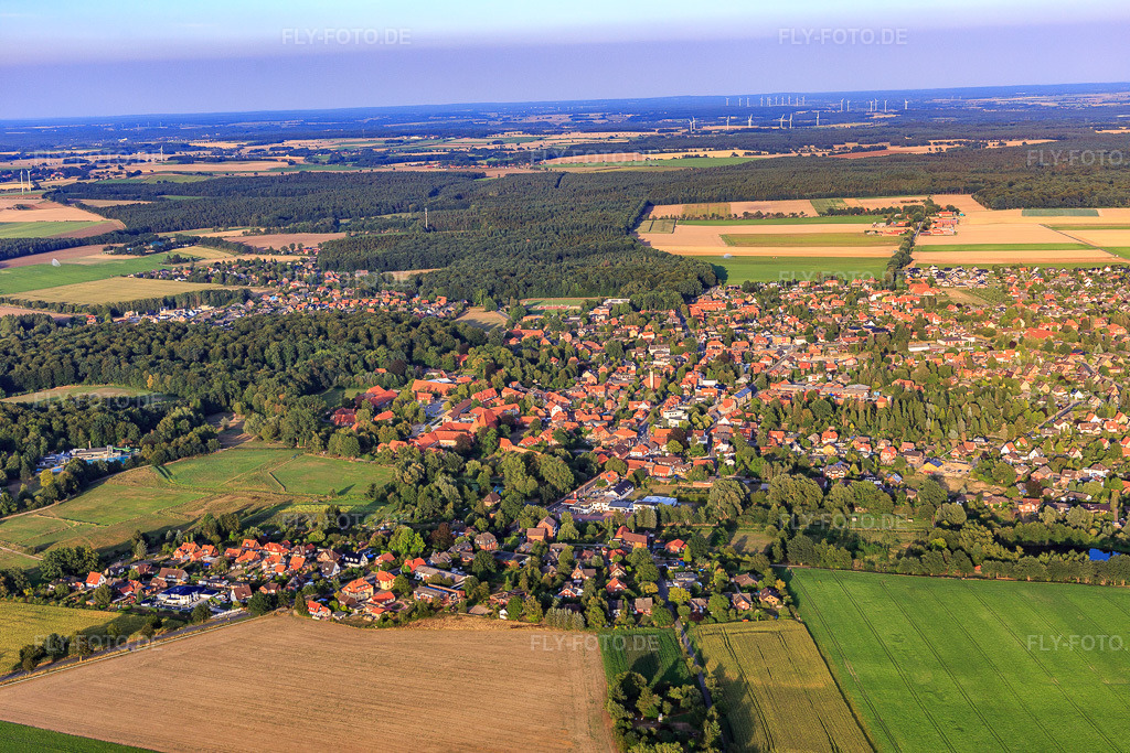 Luftbild: Ortsansicht aus Westen in Ebstorf im Bundesland Niedersachsen in Deutschland. Foto: IMG_110080.jpg vom 16.08.2018 durch Werner Riehm/FLY-FOTO.de