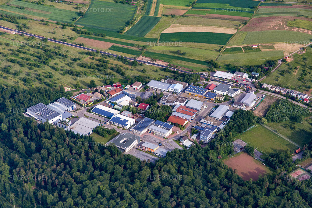 Luftbild: Gewerbegebiet Gewerbestr im Ortsteil Gräfenhausen in Birkenfeld im Bundesland Baden-Württemberg in Deutschland. Foto: IMG_079867.jpg vom 31.05.2015 durch Werner Riehm/FLY-FOTO.de