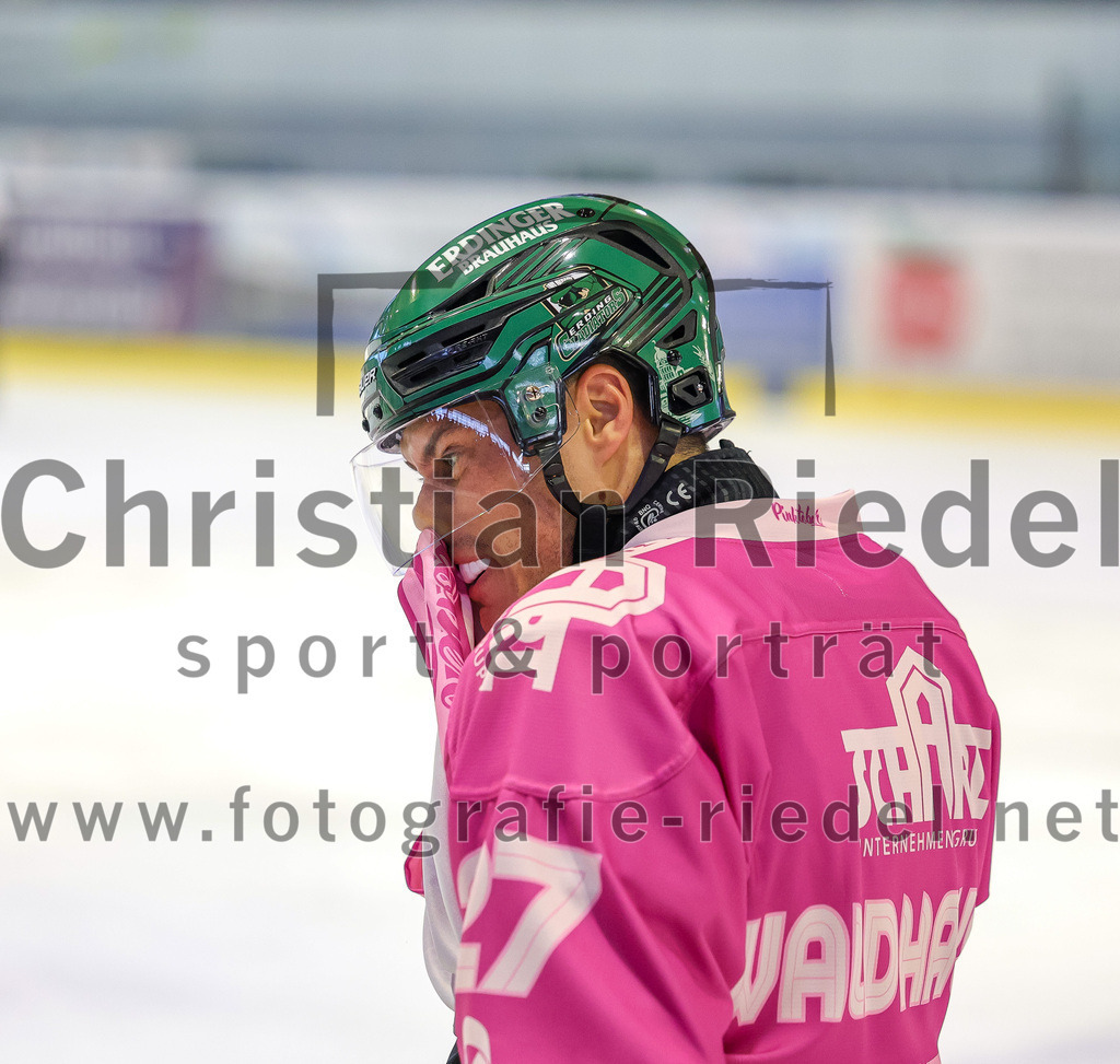 2025-10-05_057_TSV_Erding_gegen_Heilbronner_Falken | Erding, Deutschland, 05.10.2025:Eishockey, Oberliga Süd 2025 / 2026, 6. Spieltag, TSV Erding gegen Heilbronner Falken, Endergebnis: 3:1Mark Waldhausen (Erding Gladiators, #27)Foto: Christian Riedel / fotografie-riedel.net