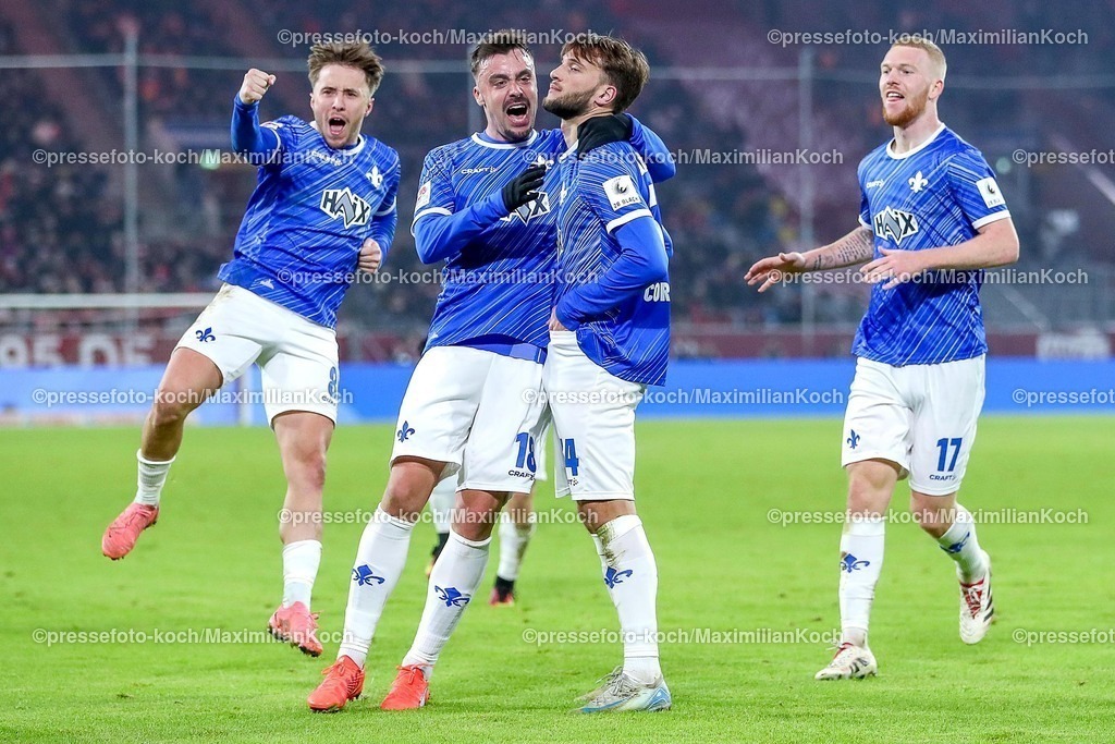 Due17012501083 | 17.01.2025, Fußball, Fortuna Düsseldorf - SV Darmstadt 98, 2.. Fußball Bundesliga, 18. Spieltag, Merkur Spiel-Arena, Saison 2024 2025: Torjubel nach dem 2:2 Ausgleich durch Torschütze Killian Corredor (SV Darmstadt #34)DFB regulations prohibit any use of photographs as image sequences and or quasi-video.