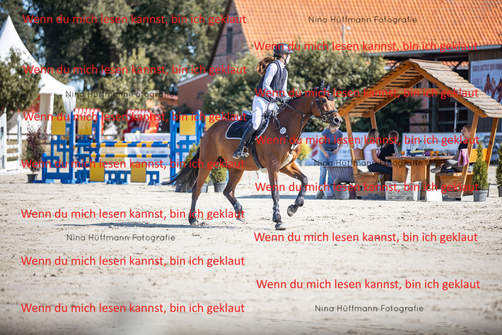BK1A7122 | Turnierbilder Turnierfotos Nina Hüffmann Turnierfotografie Pferdefotografie Tierzeichnung Haustierzeichnung Pferdezeichnung Hundezeichnung Videograf  - Realisiert mit Pictrs.com