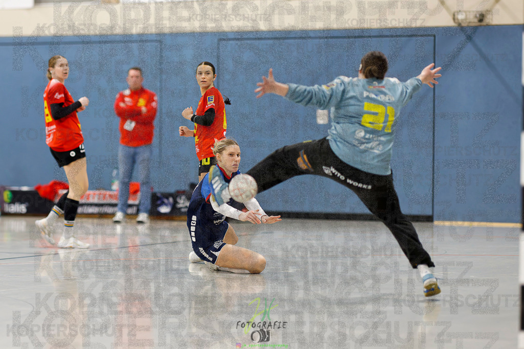 Frauen Regionalliga (HHV); HSG Wettenberg - TV Hüttenberg | Frauen Regionalliga (HHV); HSG Wettenberg - TV Hüttenberg am 06.12.2025 in Launsbach (Wettenberg) (Halle GS Launsbach (Wettenberg))Photo © 2025 - Jörg Heinrich - Realisiert mit Pictrs.com