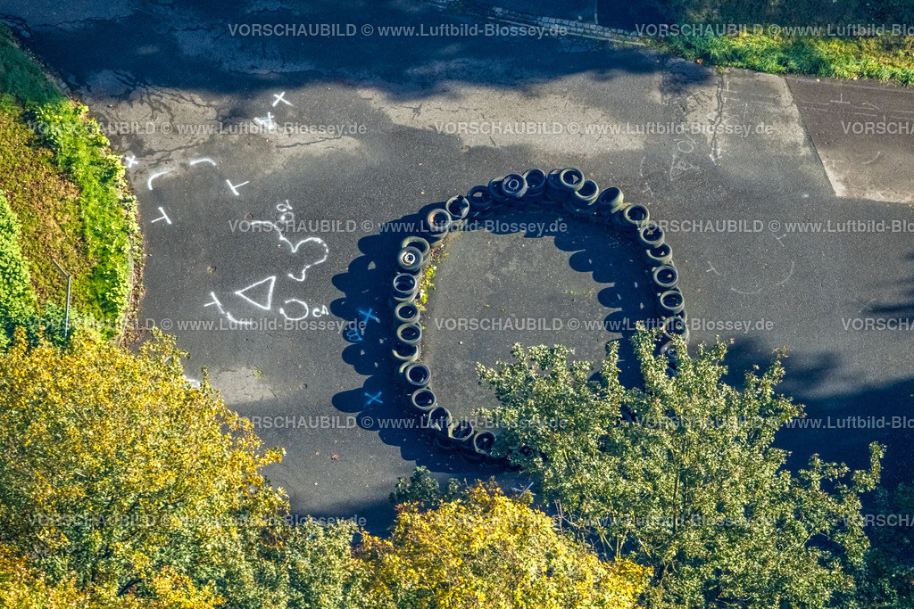 Selm241011293Bork | Luftbild, Fahrstrecke mit Autoreifen Sicherheitsbarriere, Alstedde, Lünen, Münsterland, Nordrhein-Westfalen, Deutschland