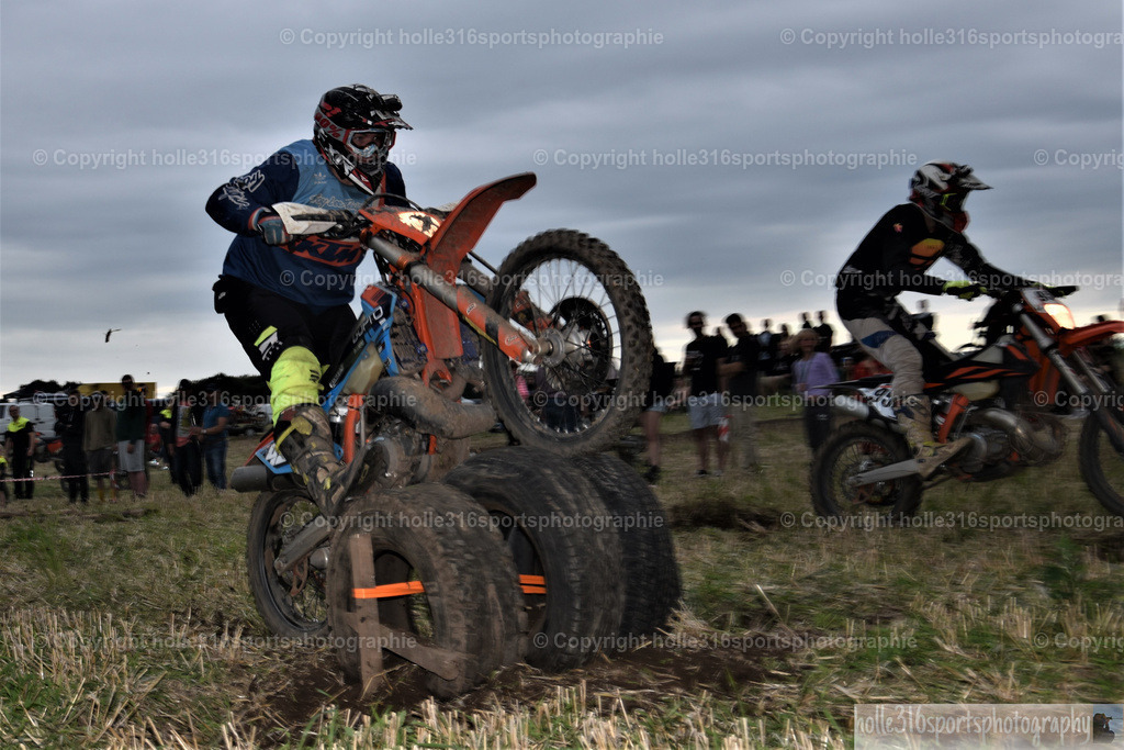 DSC_0238_01 (2) | Sportfotografie , Motorsport, Motoross, Reitsport, Mointainbike, Enduro,
Landschaft , Outdoor, Eventfotografie, Landschaft, Bilder online bestellen - Realisiert mit Pictrs.com