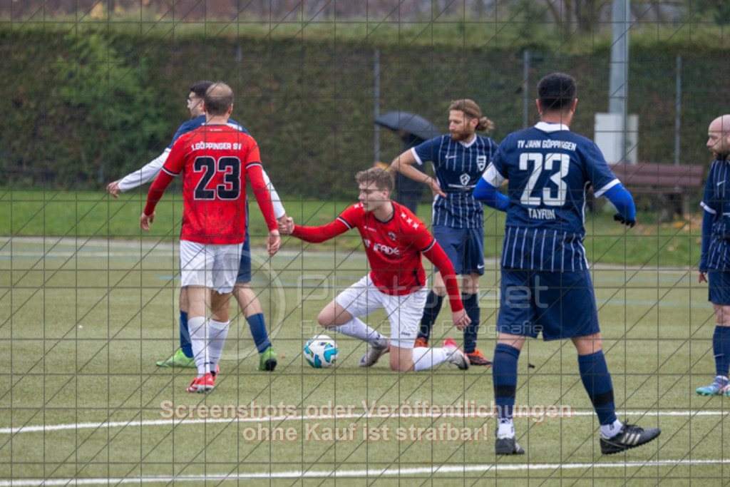 20251109_124855_0140 | #,1.Göppinger SV II (rot) vs. TV Jahn Göppingen II (blau), Fussball, Kreisliga B8, Bezirk Neckar/Fils, 12. Spieltag, Saison 2025/2026, Kunstrasenplatz Süd, Hohenstaufenstraße 116, 73033 Göppingen, 09.11.2025 - 12:30 Uhr,Foto: PhotoPeet-Sportfotografie/Peter Harich