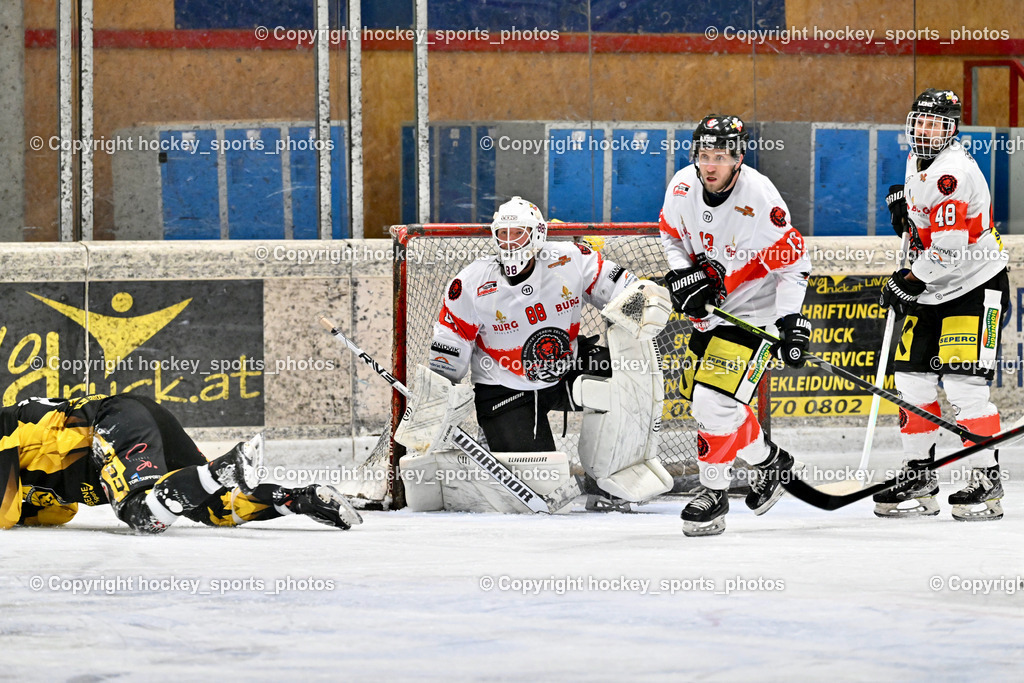 EC MET PHOTOVOLTAIK HORNETS SPITTAL vs. EV ZELTWEG MURTAL LIONS | #88 Mocher Paul EV ZELTWEG MURTAL LIONS, #13 Schiech Thomas EV ZELTWEG MURTAL LIONS, #48 Stolz Stefan EV ZELTWEG MURTAL LIONS, EC MET PHOTOVOLTAIK HORNETS SPITTAL vs. EV ZELTWEG MURTAL LIONS, EC MET PHOTOVOLTAIK HORNETS SPITTAL vs. EV ZELTWEG MURTAL LIONS am 08.02.2026 in Spittal an der Drau (Eissportzentrum Spittal), Austria, (Photo by Bernd Stefan)