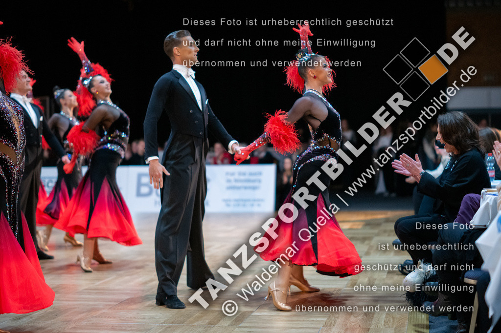 20250118-10700 | Hier finden Sie Tanz Bilder vom Latein und Standard Formationen tanzen. Sportbilder vom Tanzsport. Schöne Fotos und von Weltmeisterschaft, Europameisterschaft, Bundesliga, Regionalliga, Oberliga und Landesliga sowie von GOC Stuttgart, DanceComp, WM Bremen