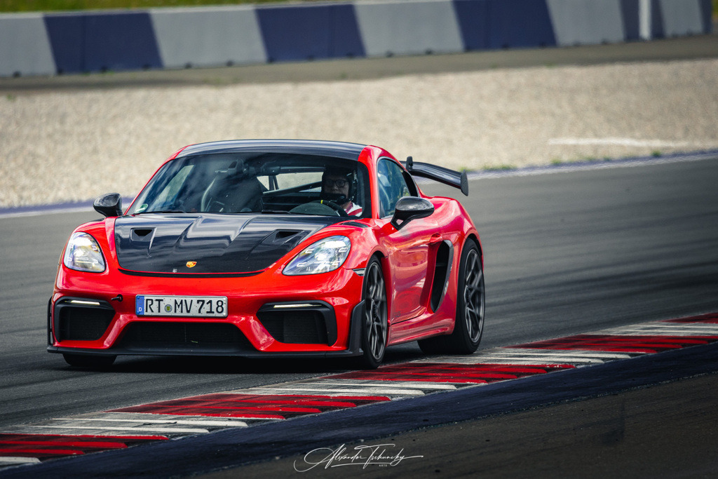 R6PZ2175 _Alexander Tschuncky | Entdecken Sie die faszinierende Welt von Alexander Tschuncky Arts: Kreative Fotografie, atemberaubende Automobilkunst und hochwertiger Bilderdruck. Lassen Sie sich inspirieren! - Realisiert mit Pictrs.com