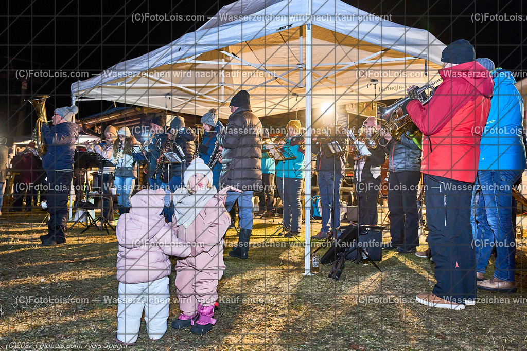 ALP0489_Nacht der Ballone_Lackenhof_Emilia-Felicia | (C)FotoLois.com, Alois Spandl, 'Nacht der Ballone' des Ballonclub ÖTSCHERLAND in Lackenhof/Weitental, gemeinsame Veranstaltung mit Tourismusverband ÖTSCHER, Mi 28. Dezember 2022.