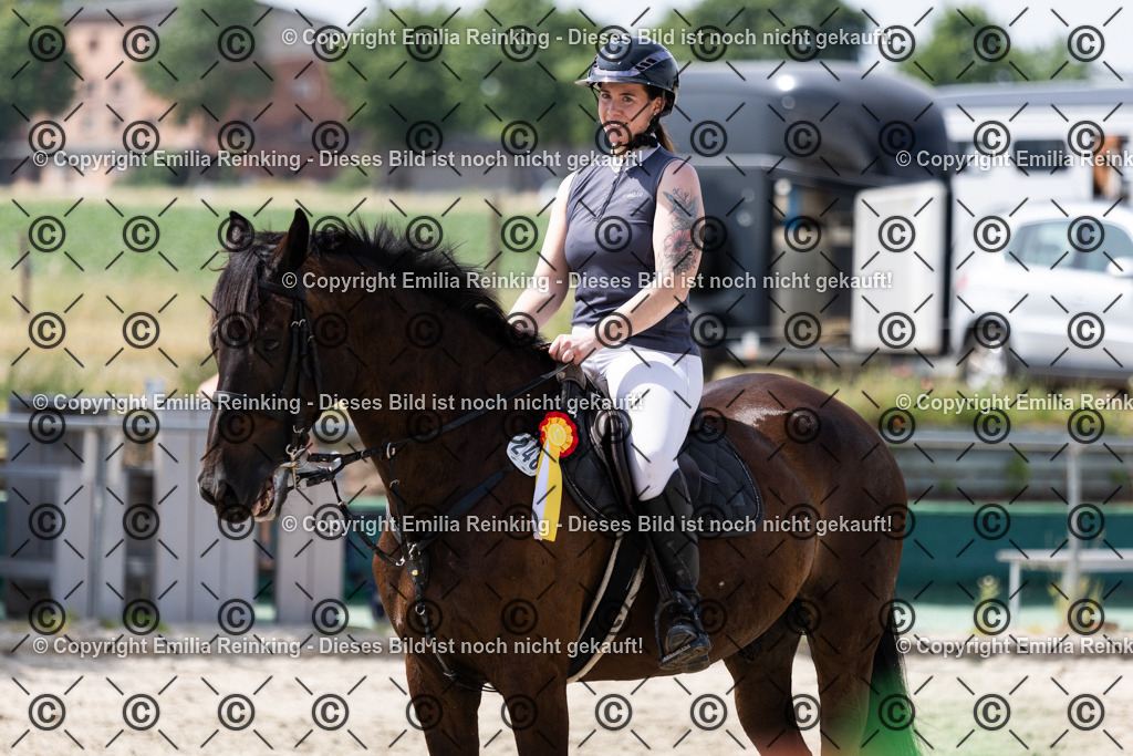 CL5A4090 | Emilia Reinking Fotografie - Realisiert mit Pictrs.com