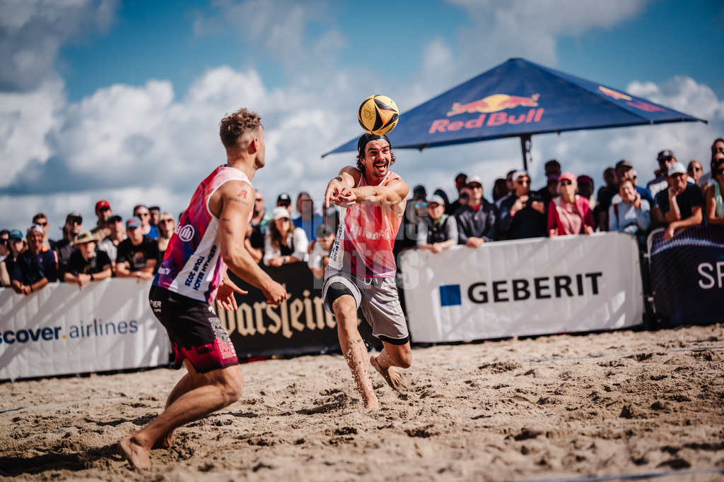 Beachvolleyball | Männer | Deutsche Meisterschaften 2025 Timmendorfer Strand | 06.09.2025 | Jannik Kühlborn nimmt den Ball an