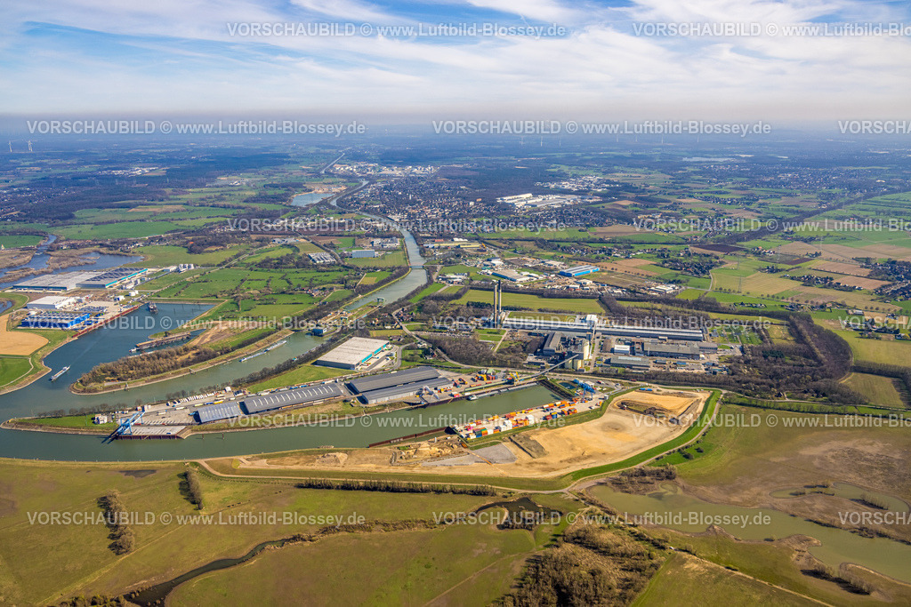 Voerde240310775 | Luftbild, Hafen Emmelsum, Fluss Rhein und Wesel-Datteln-Kanal mit Schleuse Friedrichsfeld, Sappi Logistics Wesel GmbH Logistikdienst und TRIMET Aluminium SE, Blick nach Friedrichsfeld und Fernsicht, Emmelsum, Voerde, Nordrhein-Westfalen, Deutschland