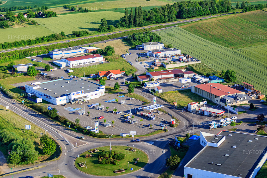 Vue aérienne: E. Leclerc Brico à Soultz-sous-Forêts dans le département Bas Rhin, France – .Photo: IMG_080214.jpg prise le 05/06/2015 par Werner Riehm/FLY-FOTO.eu – Résolution de l'original: 5392 x 3595 px – E.Leclerc ANGLET LE BUSQUET - Adresse, horaires et actualit\xc3\xa9s du magasin