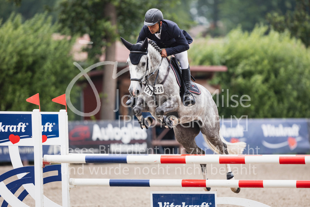 250610_Mühlen_SprPf-L1-352 | Deine schönsten Turniermomente als professionelle Fotos! Entdecke hochwertige Pferdesport-Fotografie im Online-Shop. Jetzt Fotos finden & bestellen!