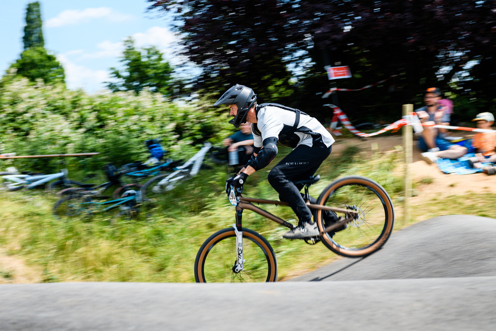 2025.05.31_869_9067-Eugen | German Pumptrack Series - Realisiert mit Pictrs.com