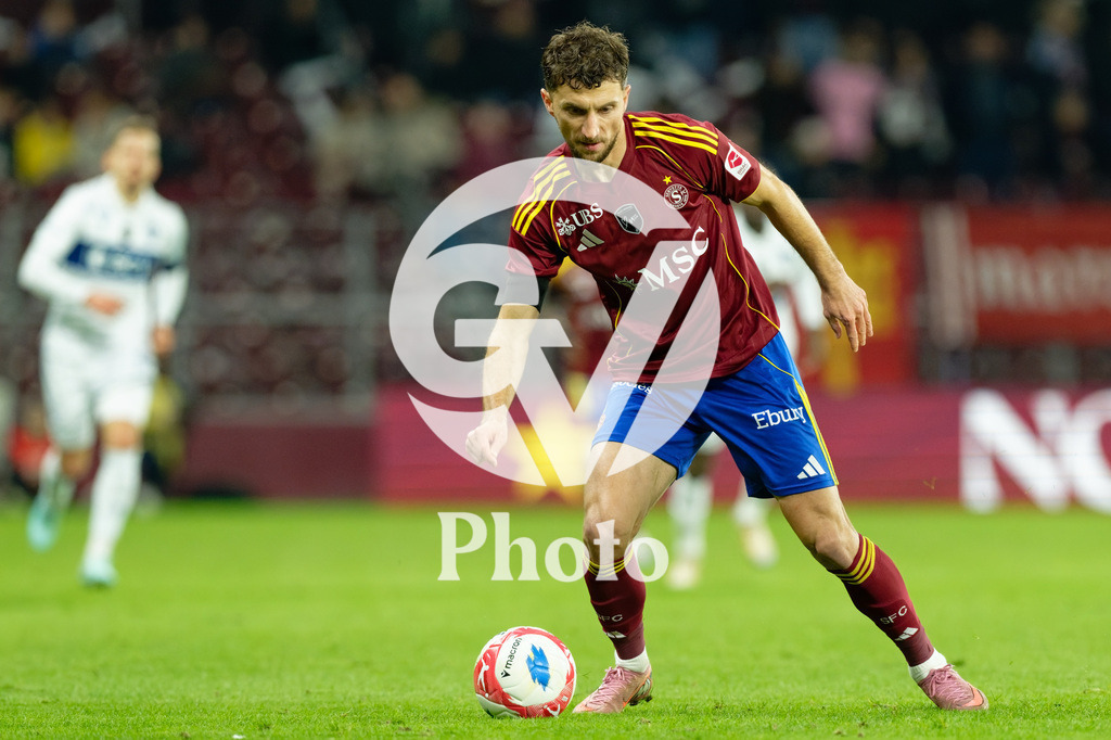 Brack Super League - Servette FC v FC Lausanne-Sport | Miroslav Stevanovic (9 Servette FC) controls the ball (action)  during the Brack Super League match between Servette FC and FC Lausanne-Sport at Stade de Geneve in Geneva, Switzerland