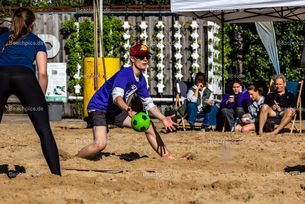 2025-200081526-Strandvölkerball-WM_1 |  23.08.2025; Berlin Foto: Gerold Rebsch - www.beachpics.de