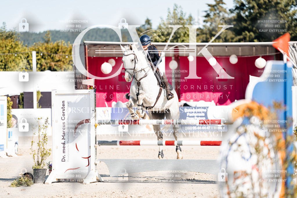 CK904770 | Turnierfotografie Pferdefotografie Trier Rheinland-Pfalz Pferdesport Reitsport Tierfotografie Sportfotografie Pferdevideo Pferdevideografie Equestrianvideography equestrianphotography  - Realisiert mit Pictrs.com