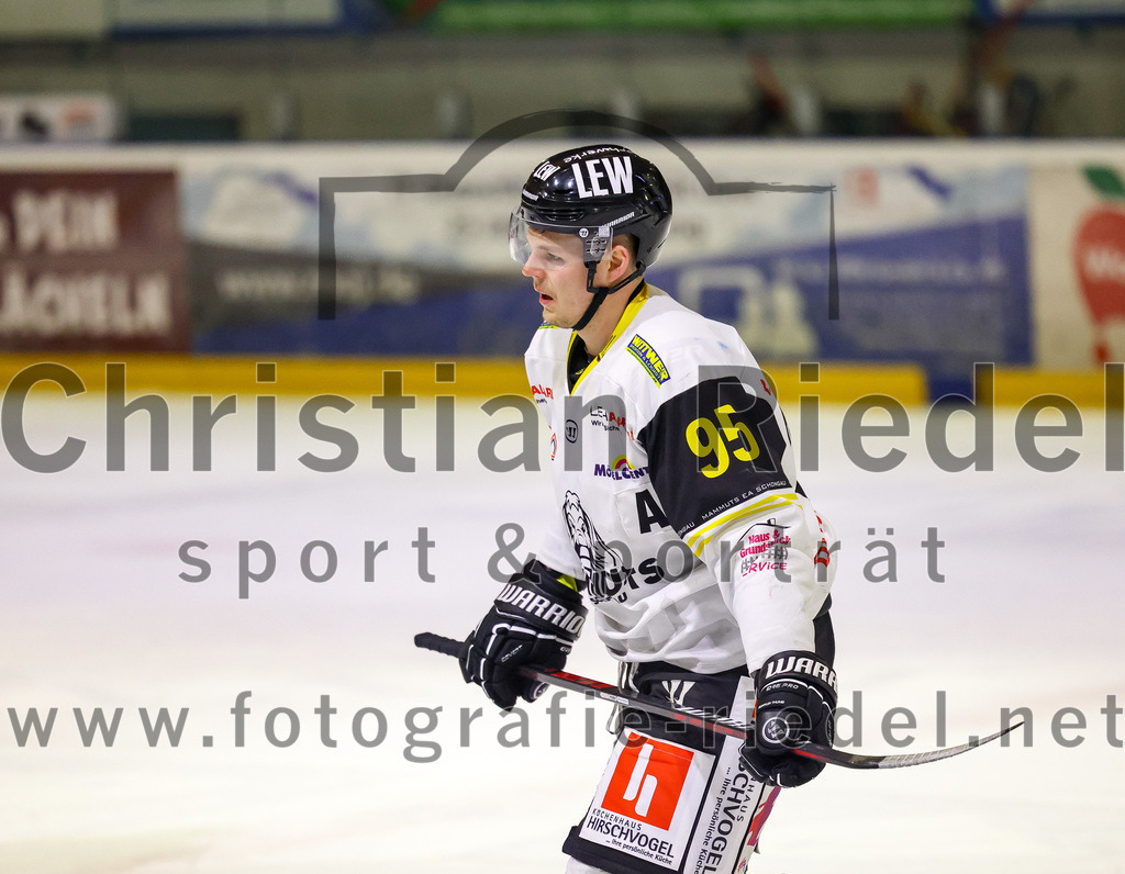 2023-11-17_024_TSV_Erding_gegen_EA_Schongau | Erding, Deutschland, 17.11.2023:
Eishockey, Bayernliga Vorrunde 2023 / 2024, 10. Spieltag, TSV Erding gegen EA Schongau, Endergebnis: 12:4

Florian Höfler (EA Schongau, #95)

Foto: Christian Riedel / fotografie-riedel.net