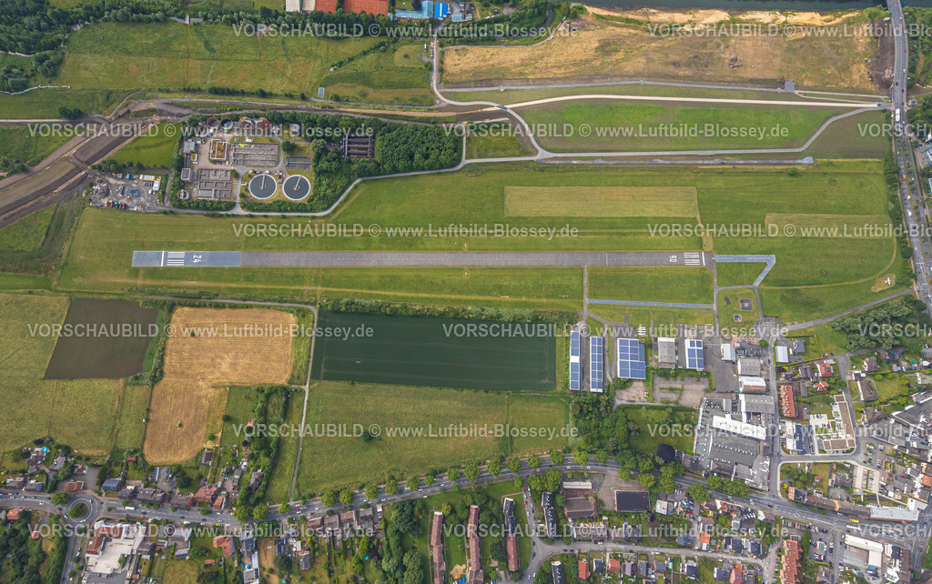 Hamm220604009 | Luftbild, Flugplatz Hamm-Lippewiesen, Start- und Landebahn, Flugplatzgebäude mit Solardach, Kläranlage Hamm Mattenbecke, Heessen, Hamm, Ruhrgebiet, Nordrhein-Westfalen, Deutschland