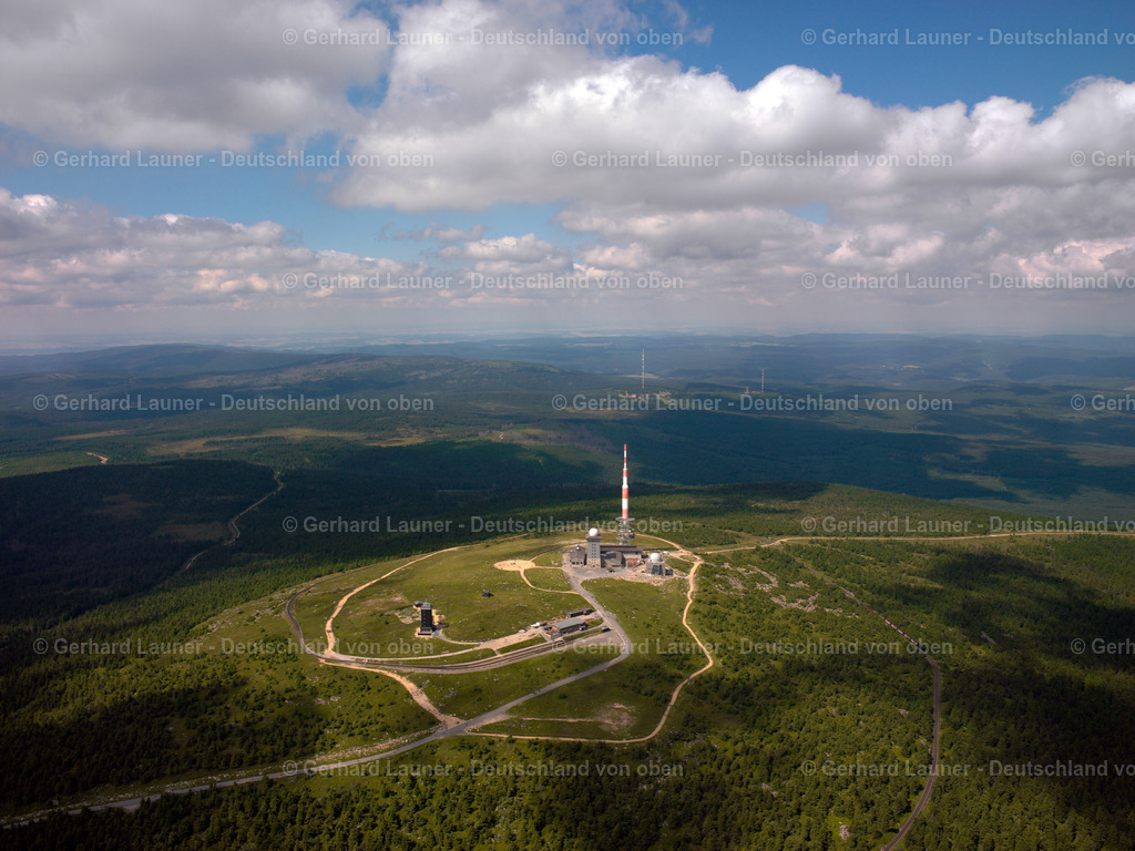 2406363 | Gipfel des Brocken mit Sendeturm, Brockenhaus und Bahnhof, Nationalpark Harz