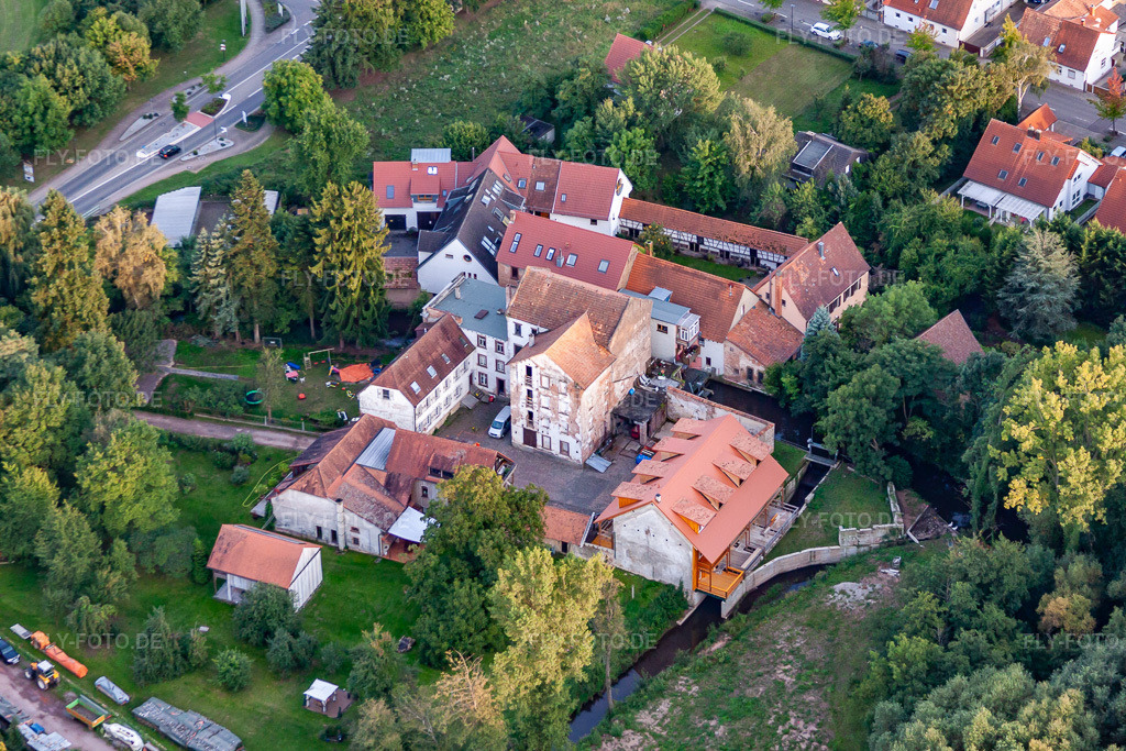 Luftbild: Moulin Avril in Offenbach an der Queich im Bundesland Rheinland-Pfalz in Deutschland. Foto: IMG_71287.jpg vom 27.08.2014 durch Werner Riehm/FLY-FOTO.de