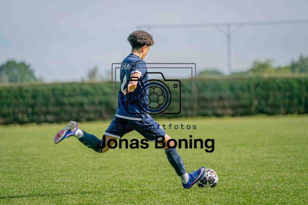 Fußball I C-Junioren I Saison 2025-2026 I Pfingsturnier Langförden I 12741 | jns.sportfotos - Realisiert mit Pictrs.com
