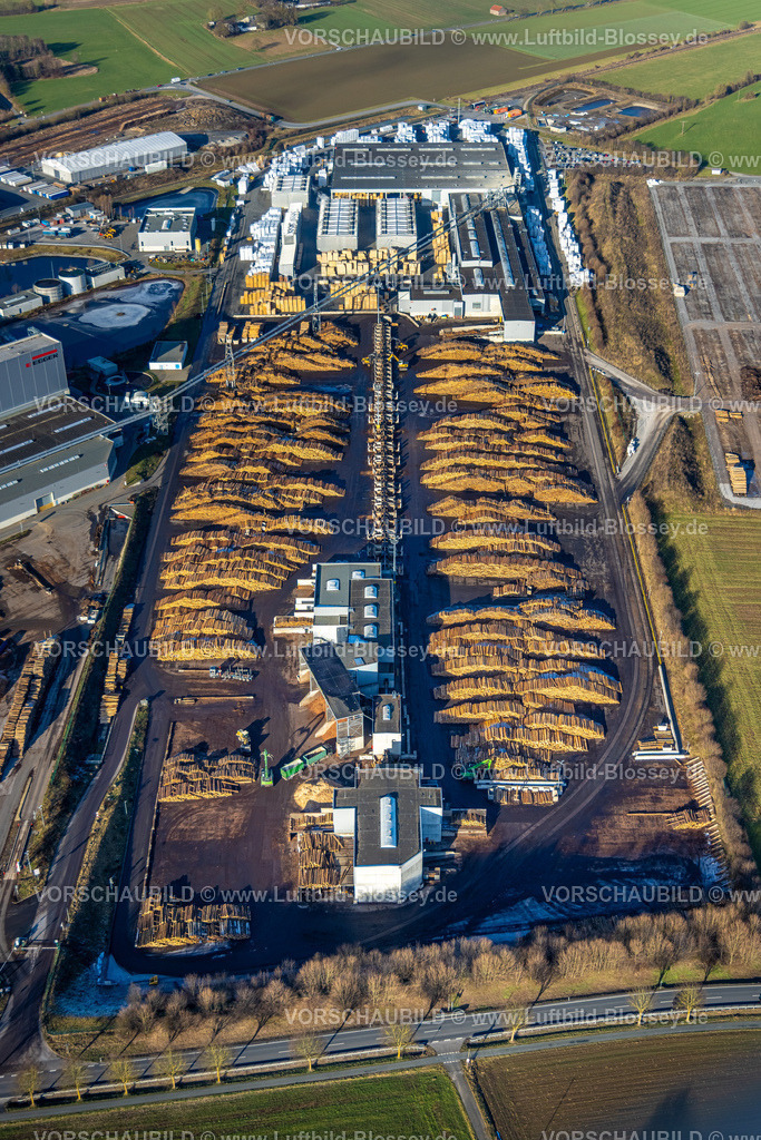 Brilon260104630 | Luftbild, EGGER Holzwerkstoffe Brilon GmbH Holzlager, Gewerbegebiet Ostring, Brilon, Sauerland, Nordrhein-Westfalen, Deutschland