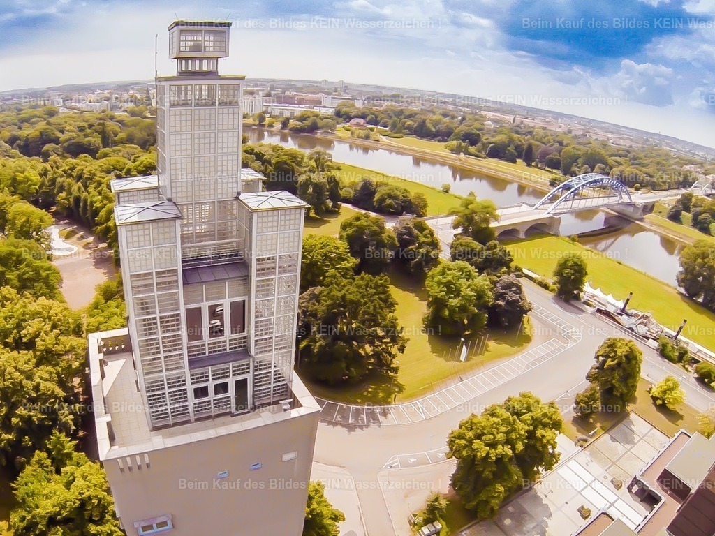 1_Magdeburg Moderne Lehmann_Stadthalle_Aussichtsurm- | Die Magdeburger Platte® - das sind die schönsten Luftbilder von Magdeburg & Sachsen-Anhalt auf Acryl, Leinwand oder zum Download. Das ist Luftbildfotografie & Luftbildaufnahmen mit Drohne & Flugzeug.  - Realisiert mit Pictrs.com