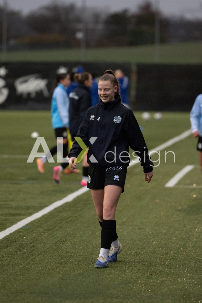 Fußball I Frauen I Saison 2025-2026 I AXA Women's Super League | Women I 14. Spieltag I Grasshoppers Club Zürich - FC Zürich I 14.02.2026 | 4 Mia Knapp (CH) (FC Luzern) – Abwehr - Realisiert mit Pictrs.com