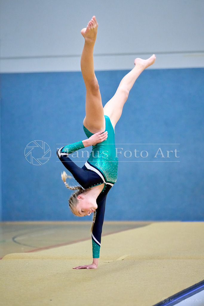 2024-10-15-2-A-B-DSC00447 | Professionelle Sportfotografie in Hamburg, Schleswig-Holstein und Niedersachsen – spezialisiert auf Rhönrad, Geräteturnen, Leistungsturnen und rhythmische Sportgymnastik. Bundesweite Begleitung von Rhönrad-Events. Jetzt Sport-Fotos - Realisiert mit Pictrs.com
