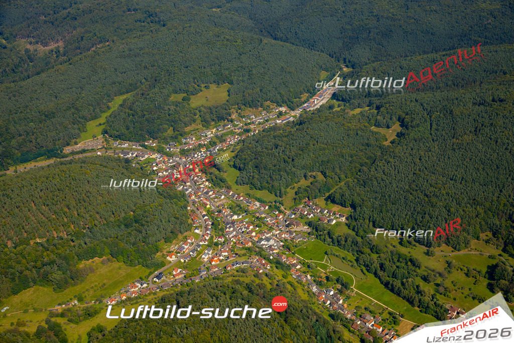 Das Luftbild zeigt :  Heimbuchenthal - Die Luftaufnahme wurde 2024 vom UL-Flugzeug aus erstellt ( keine Drohne ) - Hochauflösende Luftaufnahme - Für grossformatige Ausdrucke geeignet. Die Geschenkidee !Mit Lizenz und Bildrechte bestellbar