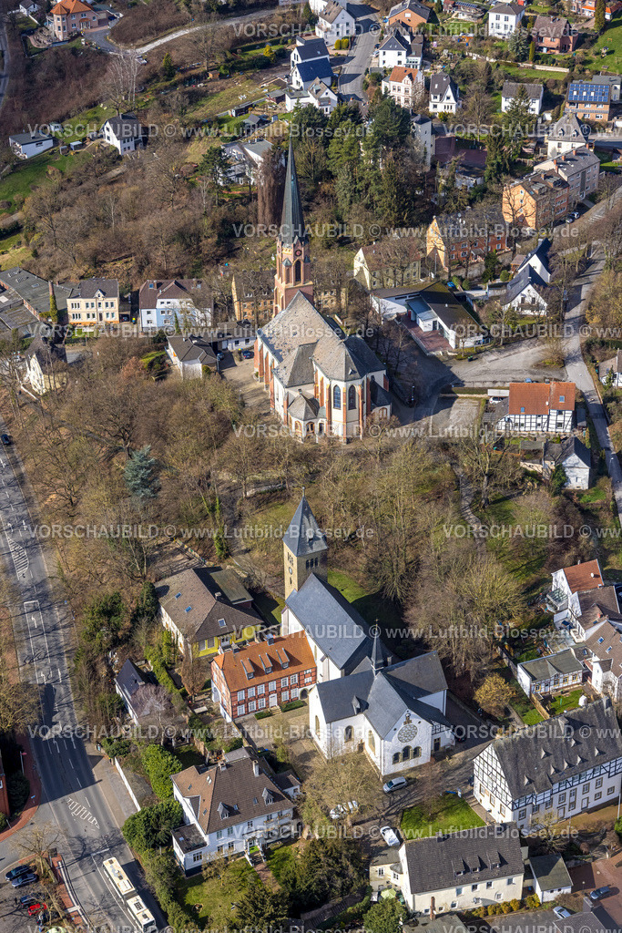 Froendenberg230214622 | Luftbild, Kath. Kirche St.-Marien, im Vordergrund evang. Stiftskirche, Fröndenberg, Ruhrgebiet, Nordrhein-Westfalen, Deutschland