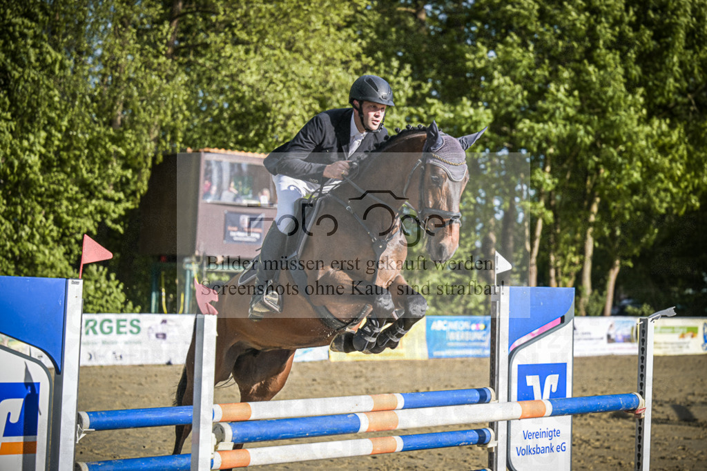 DOS_3669 | Entdecke hochwertige Reitturnierfotos von Foto Oger. Professionell, emotional und authentisch – jetzt Lieblingsmomente im Shop bestellen.Deutschlandweite Turnierfotografie. - Realisiert mit Pictrs.com