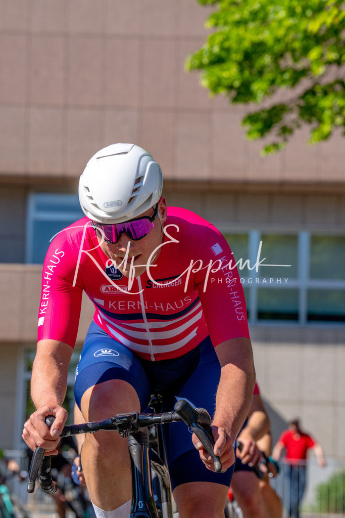 Spurt in den Mai 2026 - Großer Preis der Sparkasse Neuss | Annual one-day road cycling race "Großer Preis der Sparkasse Neuss" held in Büttgen, Germany, organized by VfR Büttgen 1912 e.V. The event features multiple races across all age categories from U11 youth to Elite men. - Realisiert mit Pictrs.com