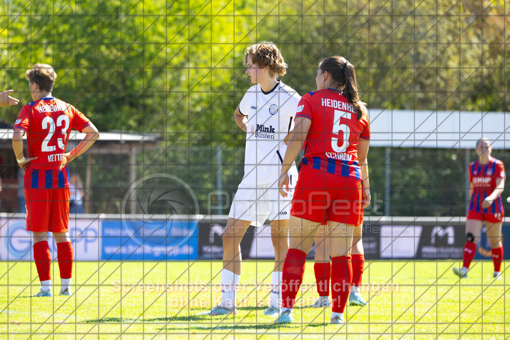 20260906_124458_0306_(c)_by_PhotoPeet | #,1.FC Donzdorf (weiß) vs. 1.FC Heidenheim 1846 (rot), Fußball, Frauen-Verbandspokal Gruppe 2, 2. Runde, Saison 2026/2027, Rasenplatz Lautertal Stadion, Süßener Straße 16, 73072 Donzdorf, 06.09.2026 - 11:00 Uhr,Foto: PhotoPeet / Sport- &amp; Eventfotografie / Peter Harich