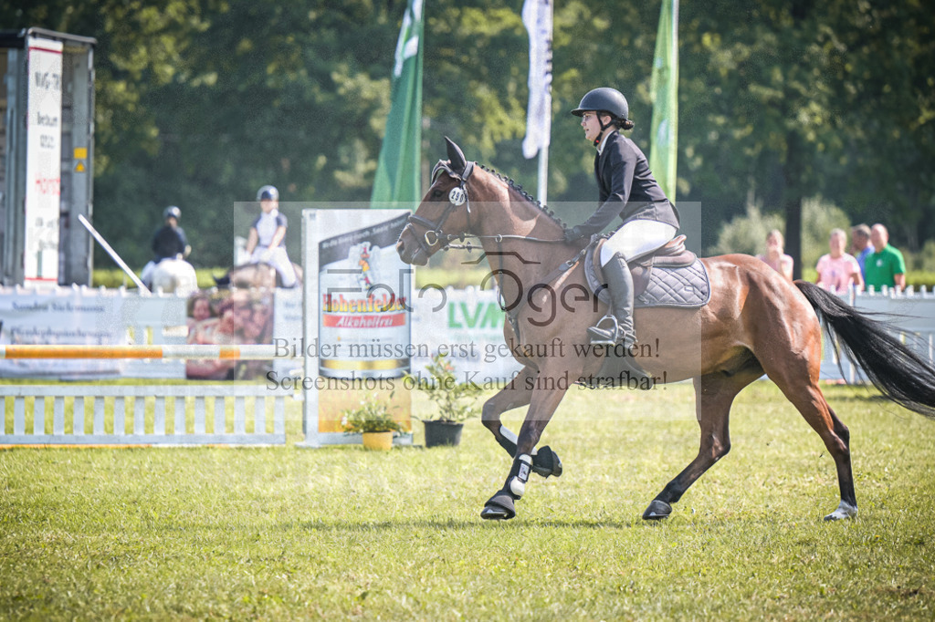 DOS_2653 | Entdecke hochwertige Reitturnierfotos von Foto Oger. Professionell, emotional und authentisch – jetzt Lieblingsmomente im Shop bestellen.Deutschlandweite Turnierfotografie. - Realisiert mit Pictrs.com