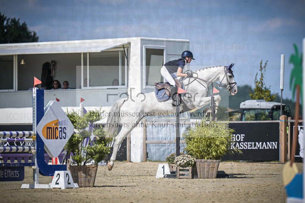 DOS_1012 | Entdecke hochwertige Reitturnierfotos von Foto Oger. Professionell, emotional und authentisch – jetzt Lieblingsmomente im Shop bestellen.Deutschlandweite Turnierfotografie. - Realisiert mit Pictrs.com