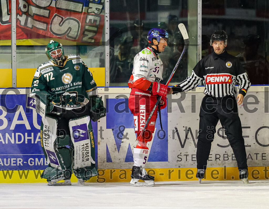 2025-11-16_132_TSV_Erding_gegen_Selber_Woelfe | Erding, Deutschland, 16.11.2025:Eishockey, Oberliga Süd 2025 / 2026, 17. Spieltag, TSV Erding gegen Selber Wölfe, Endergebnis: 3:1Torwart David Zabolotny (Erding Gladiators, #72), Daniel Weiß (Selber Wölfe, #57)Foto: Christian Riedel / fotografie-riedel.net
