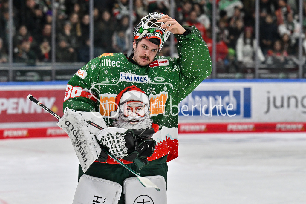 Augsburger Panther - Nürnberg Ice Tigers | Im Bild Strauss MANN (Augsburger Panther #38) / Freisteller / Einzelfot / Nikolaus / DEL: Augsburger Panther - Nuernberg Ice Tigers, Curt Frenzel Stadion am 06.12.2024