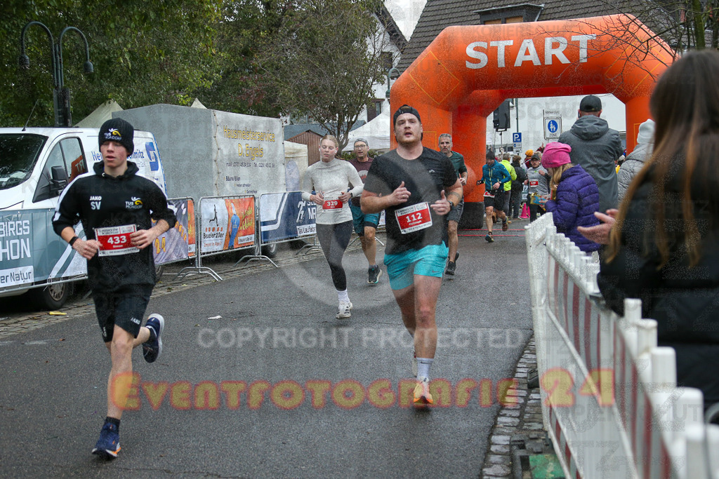 251130_1142_EX1_8347 | Sportfotografie im Rhein-Sieg Kreis, Köln, Bonn, NRW, Rheinland Pfalz, Hessen, etc. Unser Tätigkeitsfeld umfasst den Laufsport vom Volkslauf über den Marathon, Duathlon, Triathon bis zum Ultralauf wie Kölnpfad Ultra oder Schindertrail.