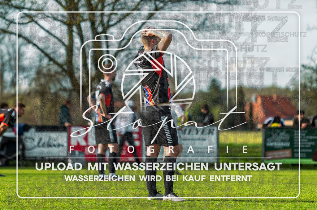 FGFS-LEN-1000 | Steffen Heitmann (Eintracht Leinetal #05) beim Herren Kreisliga HK Spiel zwischen FG Fulde-Stellichte und Eintracht Leinetal im Fulder Zentralstadion, Fulde (Simon Paul Stopat) - Realisiert mit Pictrs.com