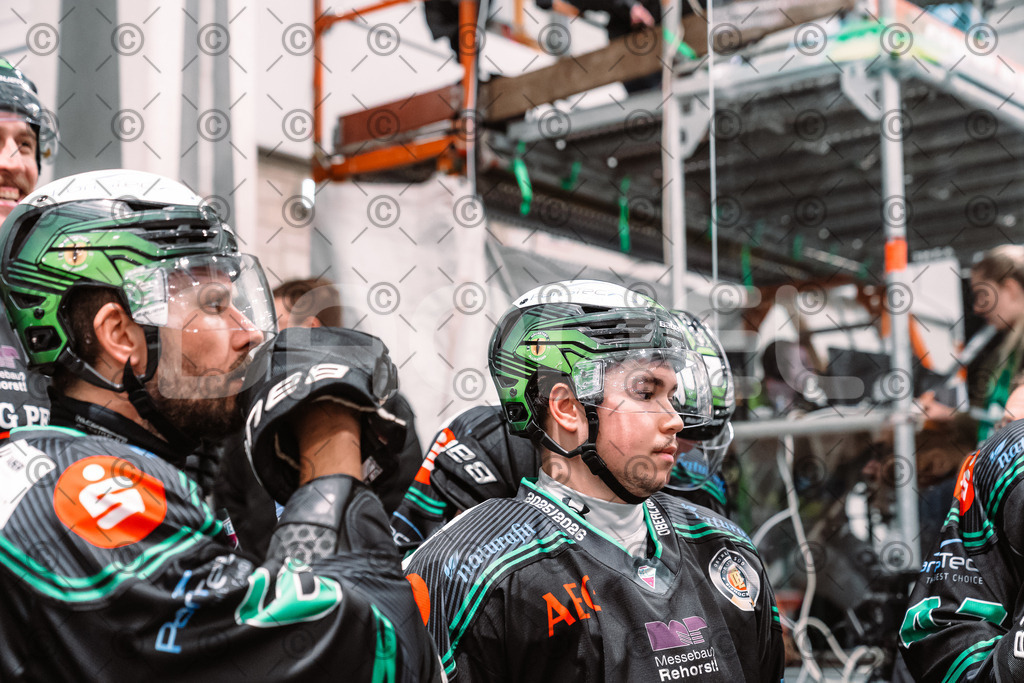 Alligators_vs_Stuttgart_16_11_2025-33 | Höchstadt Alligators Fotogalerie: Eishockey-Action aus Franken. Professionelle Spielfotos, Portraits & Stadionbilder zum Download. Jetzt entdecken! - Realisiert mit Pictrs.com