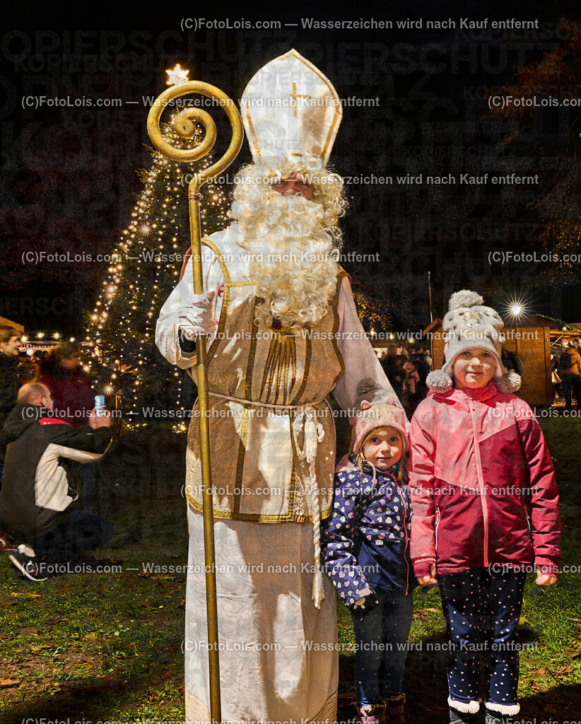 ALP7655_Wieselburger Advent_Nikolaus | (C)FotoLois.com, Alois Spandl, Wieselburger Advent im Schlosspark, Besuch durch den Hl. Nikolaus und seinen Krampussen, Sa 3. Dezember 2022.