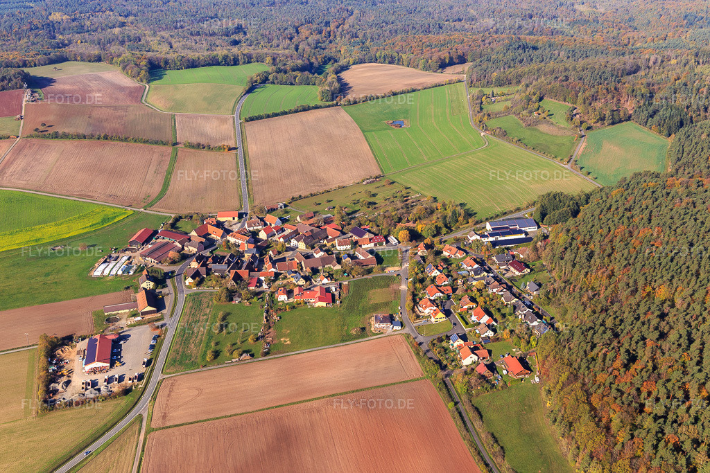 Luftbild: Ortsansicht von Osten im Ortsteil Gräfenneuses in Geiselwind im Bundesland Bayern in Deutschland. Foto: IMG_119575.jpg vom 26.10.2019 durch Werner Riehm/FLY-FOTO.de