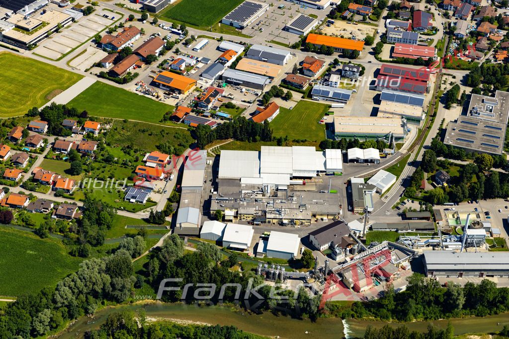 gewerbegebiet-feldkirchen-westerham-luftbild-2022-5272 | Aktuelles Luftbild von Gewerbegebiet Feldkirchen-Westerham - Die Luftaufnahme wurde 2022 mittels UL-Flugzeug erstellt ( keine Drohne ) - hochauflösende Kamera-Systeme von  Canon -
Beste Qualität - Für grossformatige Ausdrucke geeignet. Die Geschenkidee !